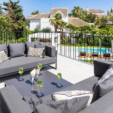 Villa Diamond Luxury 6 Bdrm W Pool & Jacuzzi