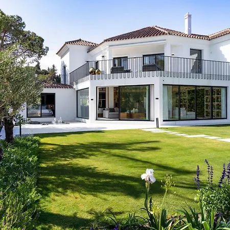 Diamond Luxury 6 Bdrm W Pool & Jacuzzi Villa *