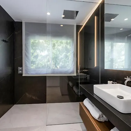 Villa Diamond Luxury 6 Bdrm W Pool & Jacuzzi
