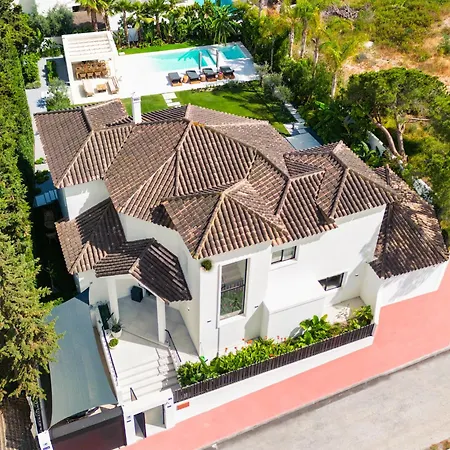 Diamond Luxury 6 Bdrm W Pool & Jacuzzi Villa *