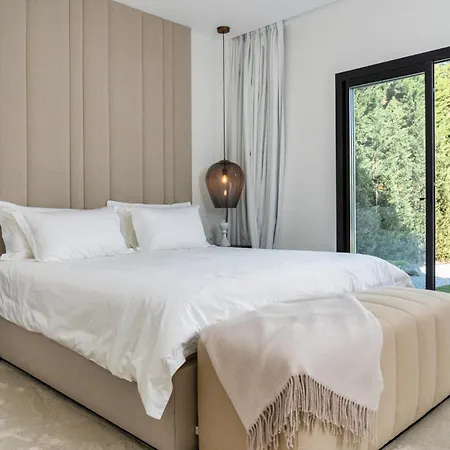 Villa Diamond Luxury 6 Bdrm W Pool & Jacuzzi *