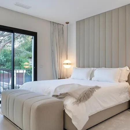 Diamond Luxury 6 Bdrm W Pool & Jacuzzi Villa *