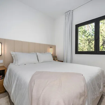 Diamond Luxury 6 Bdrm W Pool & Jacuzzi Villa *
